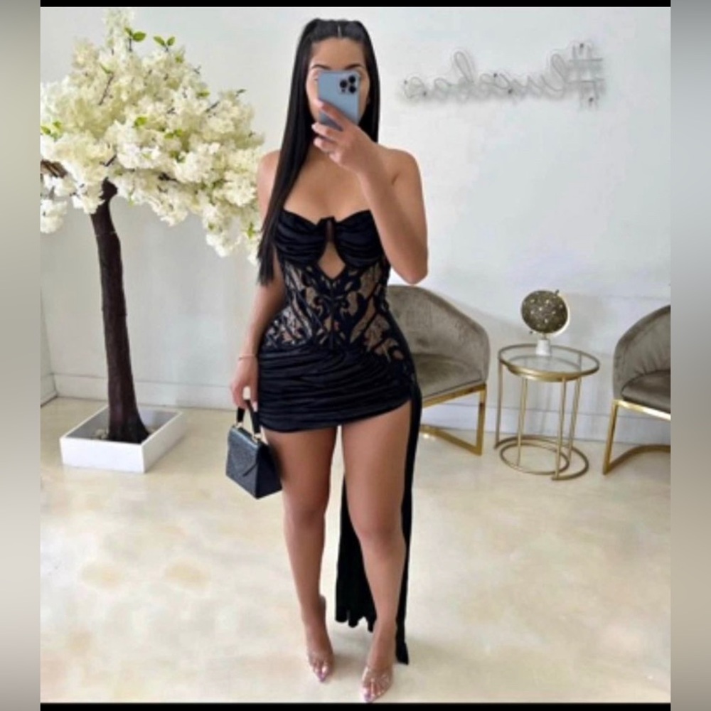 Gorgeous Black Mini Dress with Train